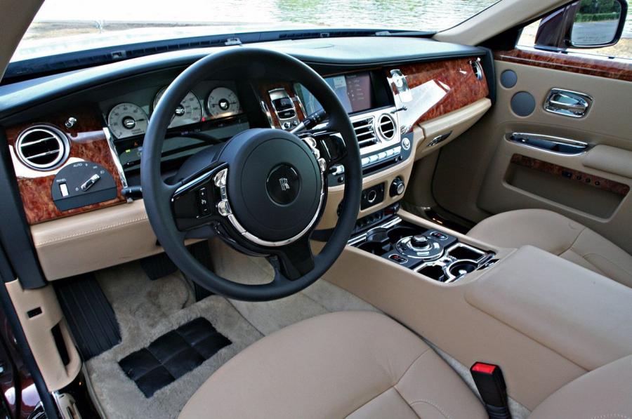  Rolls-Royce Ghost 2009 года  (фото 78 из 106)